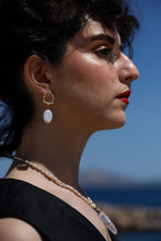 Load image into Gallery viewer, Σκουλαρίκια με μαργαριτάρια